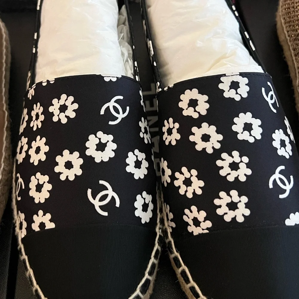 BNIB  22P Chanel floral espadrilles size 37 - Picture 5 of 10